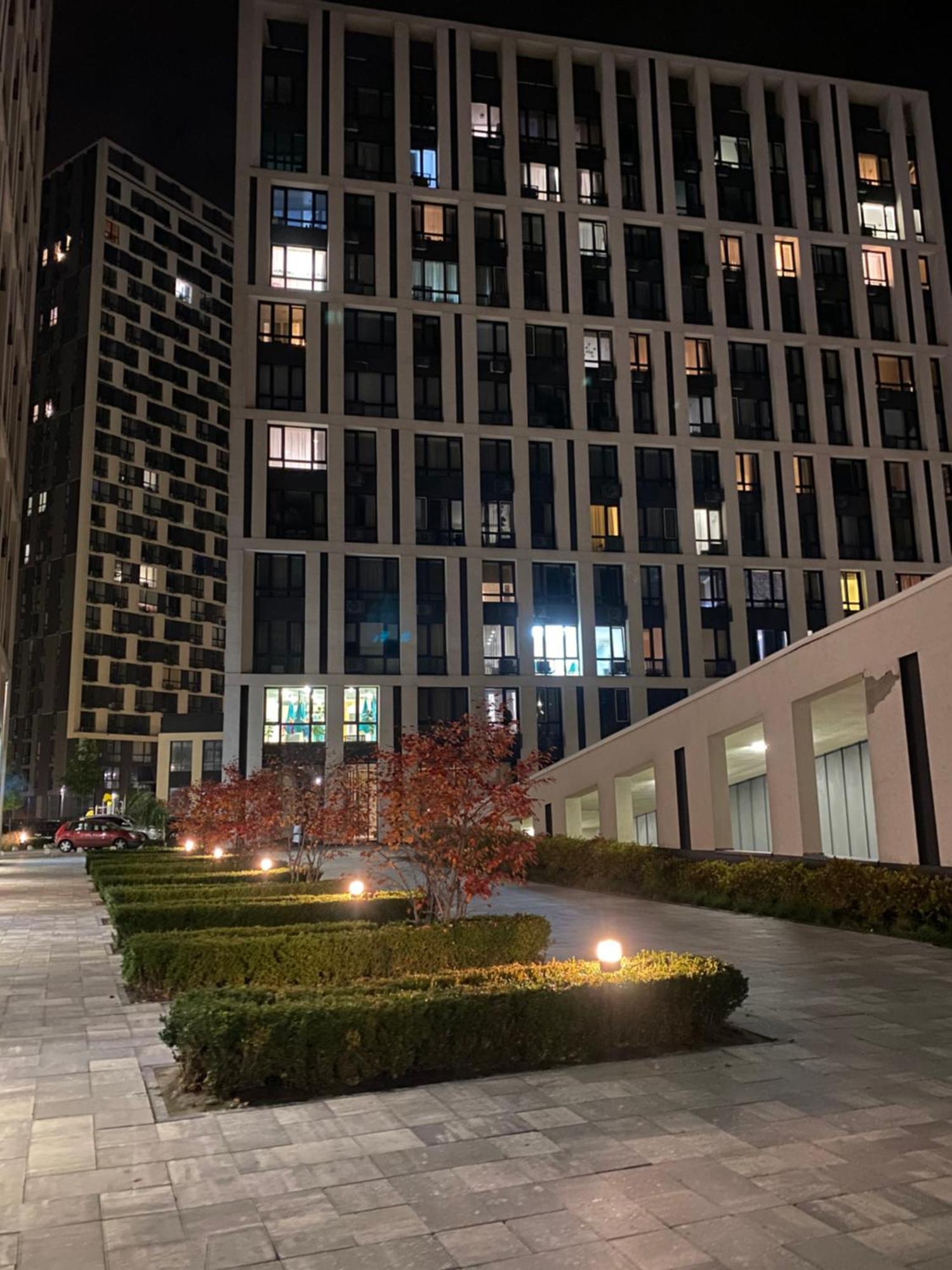 Апартаменти З Неймовірною Ванною Kyiv Exterior photo